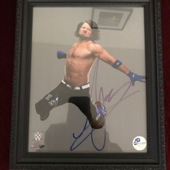 FRAMED WWE WRESTLING Pro Player Hologram CERTIFIED Auto Photo AJ STYLES - Picture 1 of 2